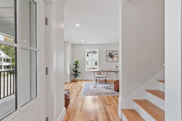 688 Westford St, Lowell, MA 01851