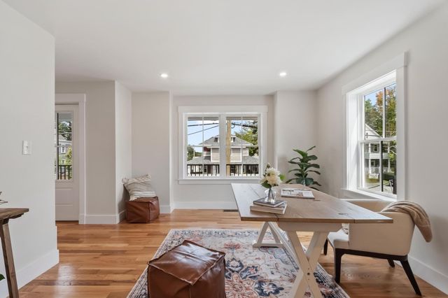 688 Westford St, Lowell, MA 01851