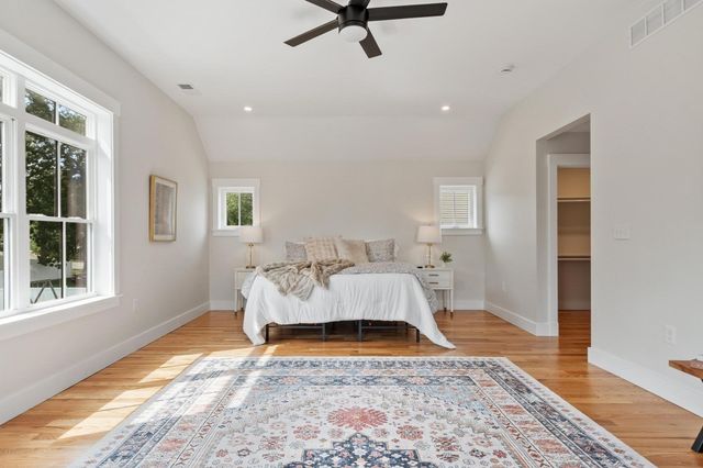 688 Westford St, Lowell, MA 01851