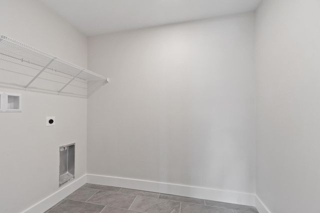 688 Westford St, Lowell, MA 01851