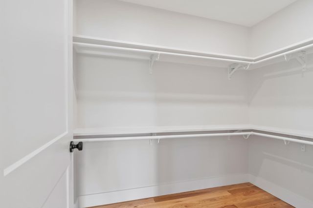 688 Westford St, Lowell, MA 01851