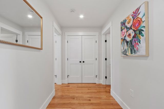 688 Westford St, Lowell, MA 01851