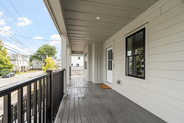 688 Westford St, Lowell, MA 01851