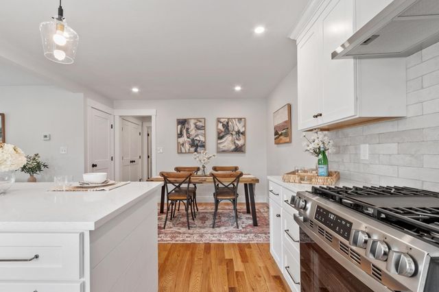 688 Westford St, Lowell, MA 01851