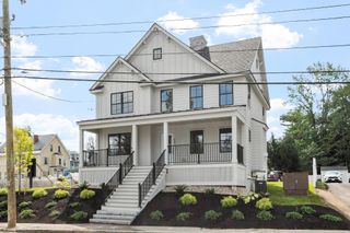 688 Westford St, Lowell, MA 01851