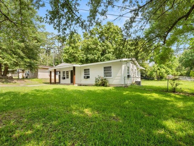 1314 Oak Dr, Leesville, LA 71446