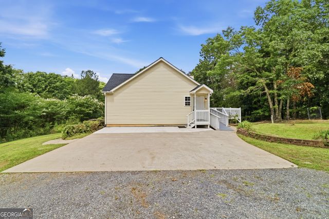 611 Rocky Hollow Road SW, Cave Spring, GA 30124