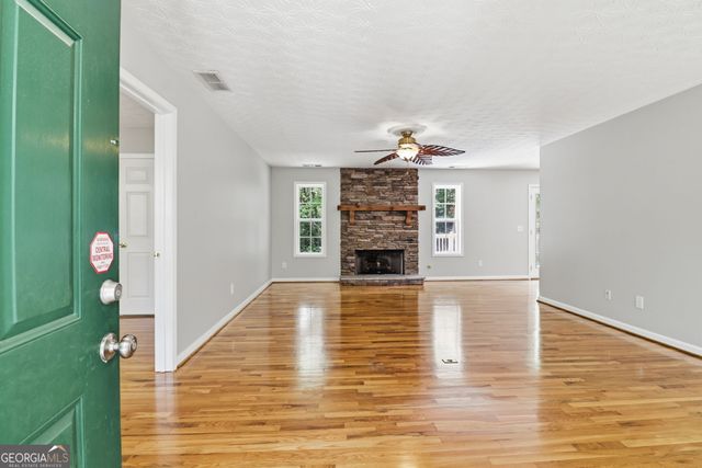 611 Rocky Hollow Road SW, Cave Spring, GA 30124