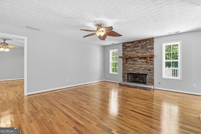 611 Rocky Hollow Road SW, Cave Spring, GA 30124