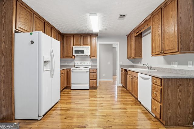 611 Rocky Hollow Road SW, Cave Spring, GA 30124