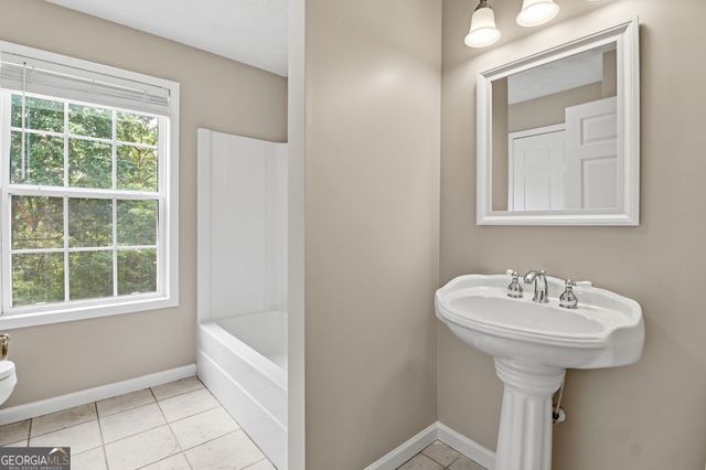 611 Rocky Hollow Road SW, Cave Spring, GA 30124