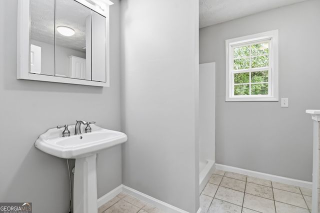 611 Rocky Hollow Road SW, Cave Spring, GA 30124