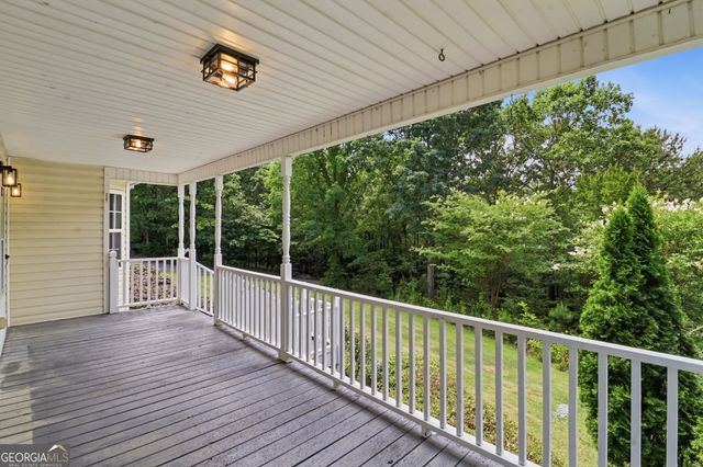 611 Rocky Hollow Road SW, Cave Spring, GA 30124