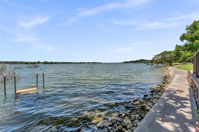 386 Lake Loop, Tow, TX 78672