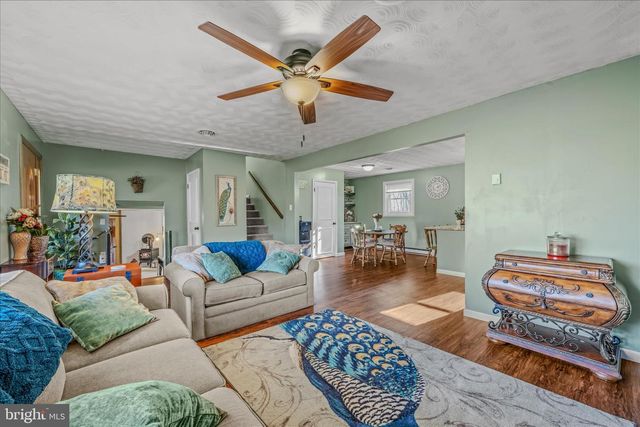 199 DOVE LN, Falling Waters, WV 25419