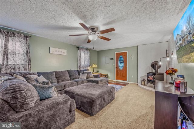 199 DOVE LN, Falling Waters, WV 25419