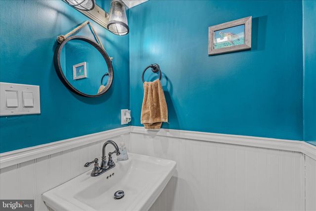 199 DOVE LN, Falling Waters, WV 25419