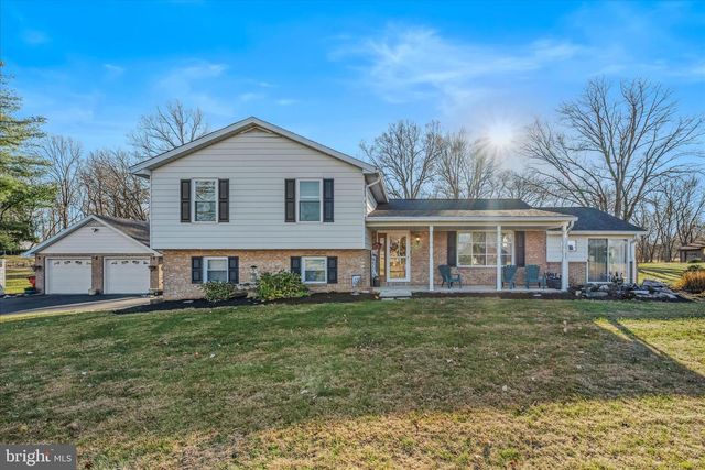 199 DOVE LN, Falling Waters, WV 25419