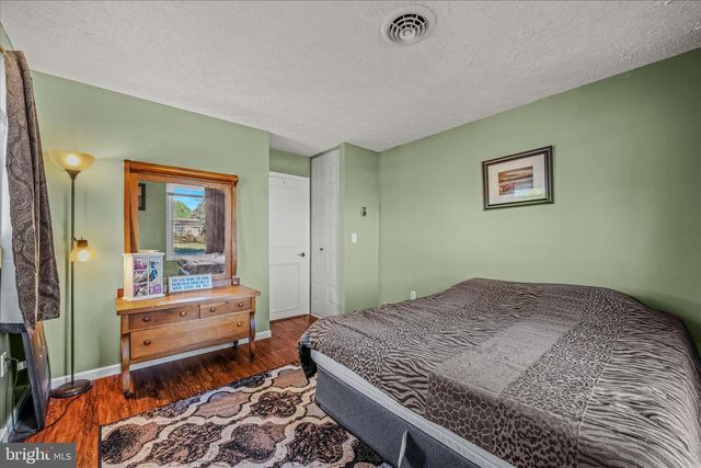 199 DOVE LN, Falling Waters, WV 25419