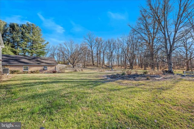 199 DOVE LN, Falling Waters, WV 25419