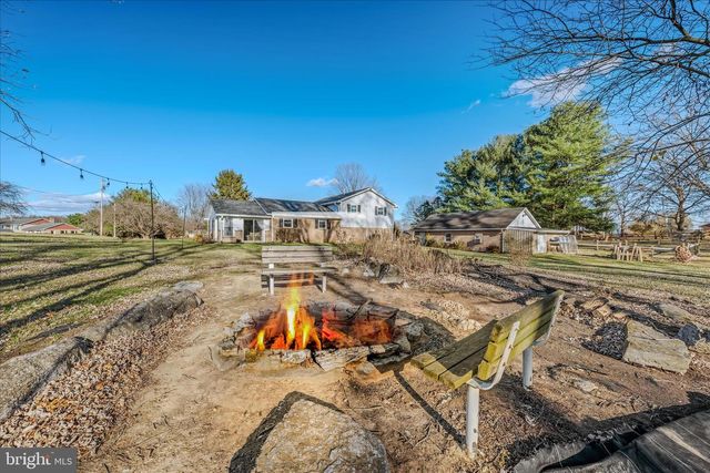 199 DOVE LN, Falling Waters, WV 25419