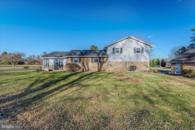 199 DOVE LN, Falling Waters, WV 25419