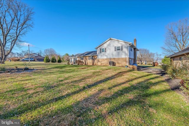 199 DOVE LN, Falling Waters, WV 25419