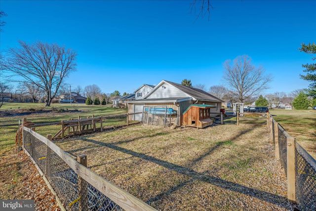 199 DOVE LN, Falling Waters, WV 25419