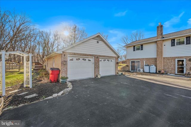 199 DOVE LN, Falling Waters, WV 25419