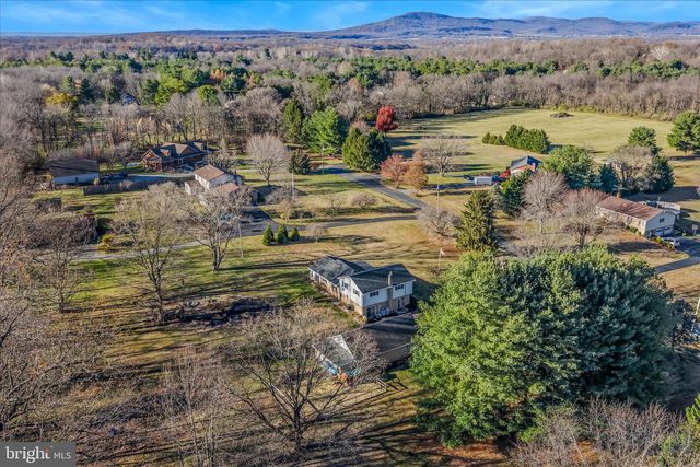 199 DOVE LN, Falling Waters, WV 25419