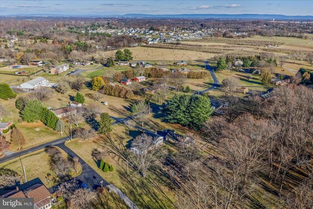 199 DOVE LN, Falling Waters, WV 25419