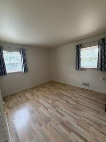 96 Southside Ave, Somerville Boro, NJ 08876