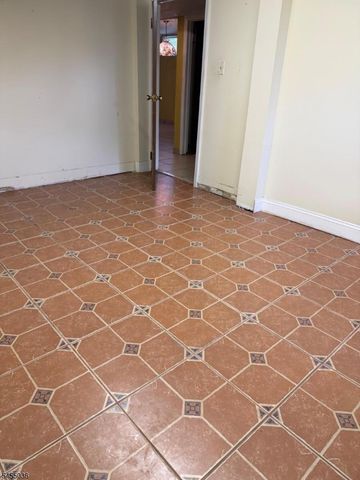 96 Southside Ave, Somerville Boro, NJ 08876