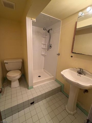 96 Southside Ave, Somerville Boro, NJ 08876