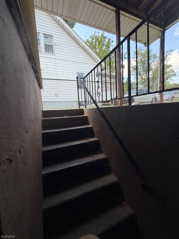 96 Southside Ave, Somerville Boro, NJ 08876