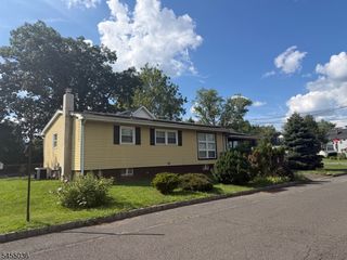 96 Southside Ave, Somerville Boro, NJ 08876