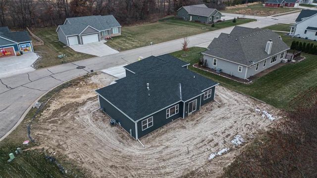 909 Red Hawk Drive, Milton, WI 53563