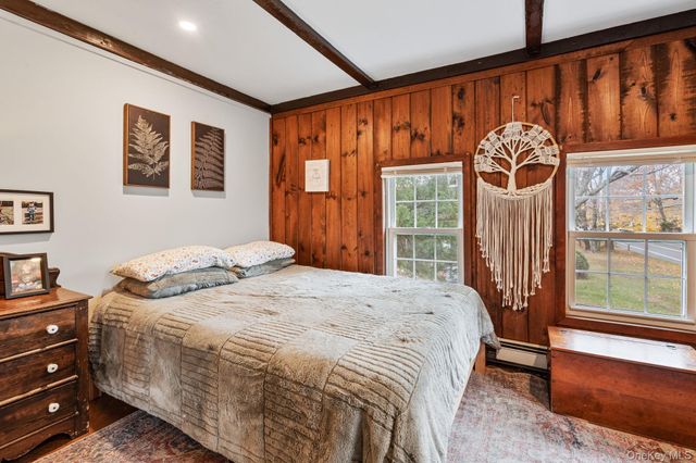 170 North Country Road, Miller Place, NY 11764