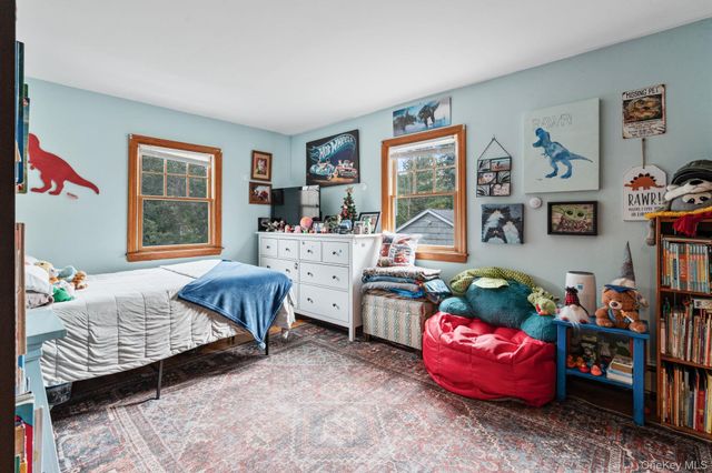 170 North Country Road, Miller Place, NY 11764