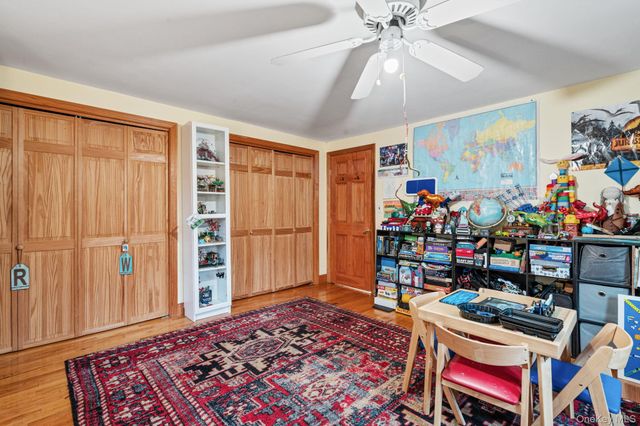 170 North Country Road, Miller Place, NY 11764