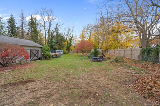 170 North Country Road, Miller Place, NY 11764