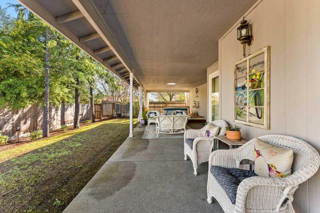 1206 Devonshire Way, Grants Pass, OR 97527