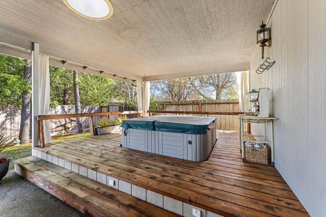 1206 Devonshire Way, Grants Pass, OR 97527