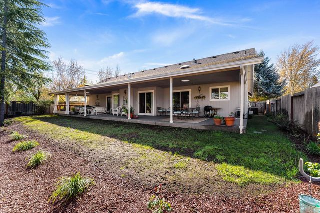 1206 Devonshire Way, Grants Pass, OR 97527