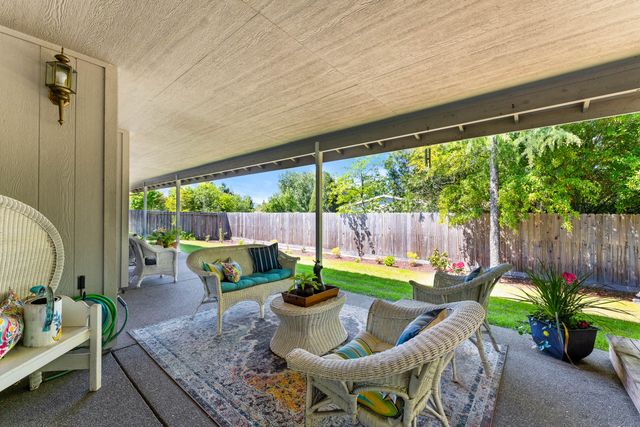 1206 Devonshire Way, Grants Pass, OR 97527