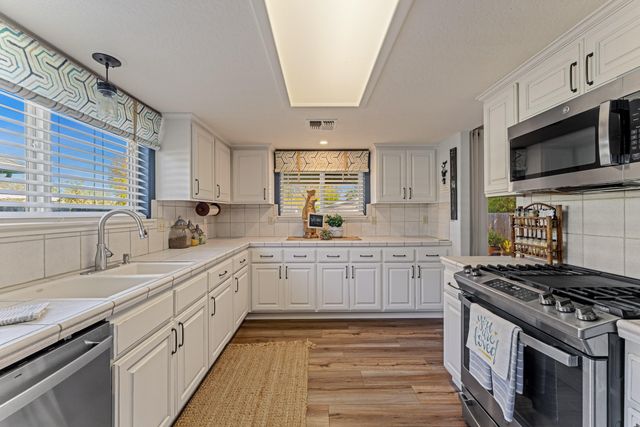 1206 Devonshire Way, Grants Pass, OR 97527