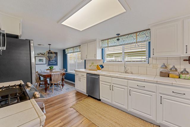 1206 Devonshire Way, Grants Pass, OR 97527