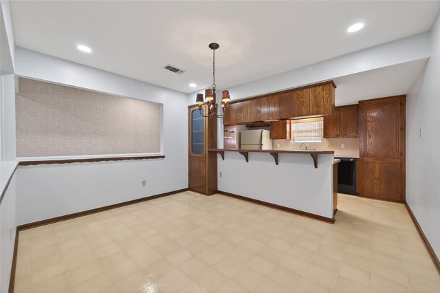 3414 Lemon Tree Ln, Houston, TX 77088