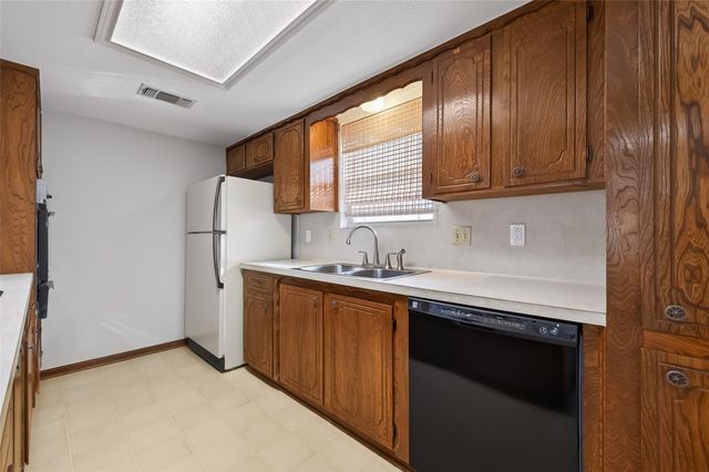 3414 Lemon Tree Ln, Houston, TX 77088