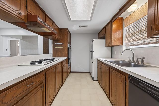 3414 Lemon Tree Ln, Houston, TX 77088